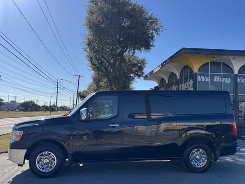 Used 2018 Nissan NV 3500 SL w/ Navigation Package image 2
