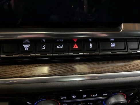 Used 2025 Chevrolet Silverado 2500 LT w/ Convenience Package image 40