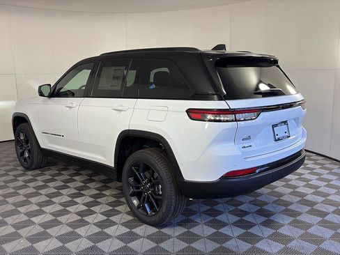 New 2025 Jeep Grand Cherokee Limited image 6