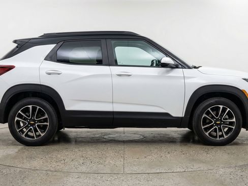 Used 2025 Chevrolet TrailBlazer LT image 11