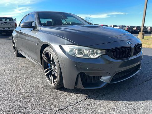 Used 2015 BMW M4 Convertible image 3