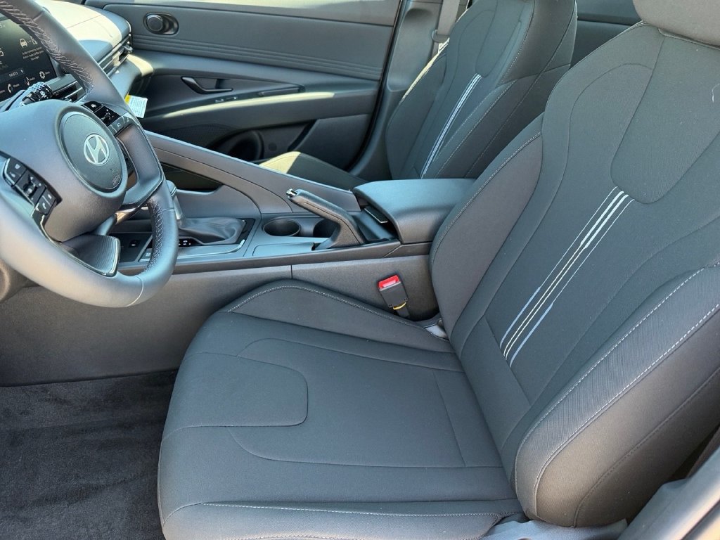 New 2026 Hyundai Elantra SEL FWD image 11