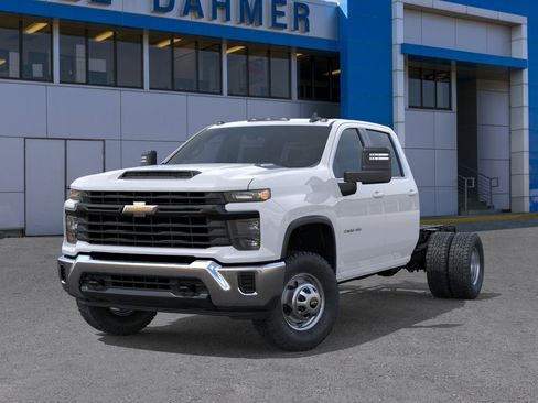 New 2026 Chevrolet Silverado 3500 W/T w/ Snow Plow Prep Package AWD/4WD image 6