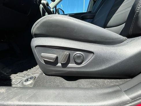 Used 2025 Toyota RAV4 XLE Premium w/ Weather Package AWD/4WD image 21