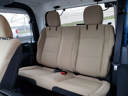 Used 2022 Jeep Wrangler Willys image 11