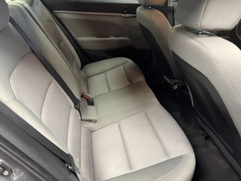 Used 2017 Hyundai Elantra SE FWD image 14