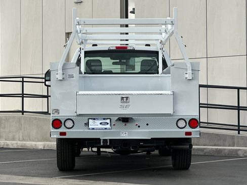 New 2026 Ford F250 XL w/ XL Chrome Package image 4