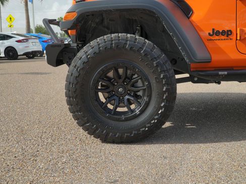 Used 2025 Jeep Wrangler Unlimited Sport AWD/4WD image 10