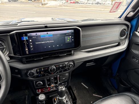 Used 2024 Jeep Wrangler Unlimited Rubicon 4xe image 22