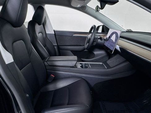 Used 2025 Tesla Model Y Long Range image 6