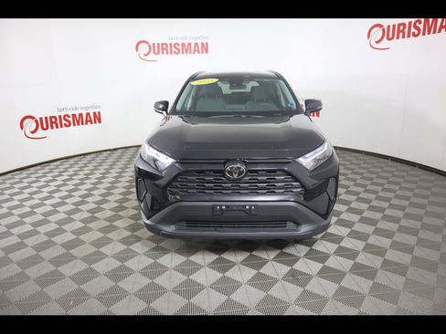 Used 2025 Toyota RAV4 XLE image 18