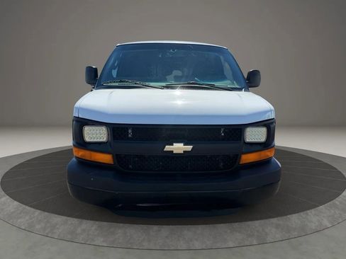 Used 2016 Chevrolet Express 2500 image 9