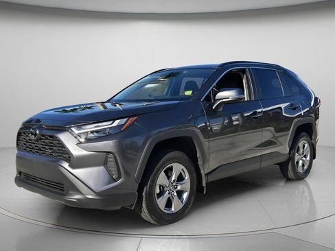 Used 2025 Toyota RAV4 XLE w/ Convenience Package FWD image 9