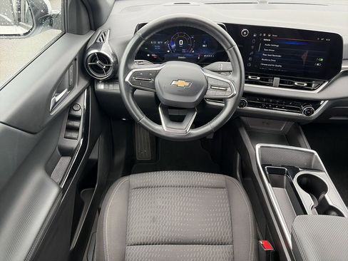 Used 2025 Chevrolet Equinox LT FWD image 15