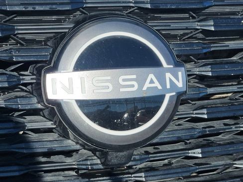 Used 2023 Nissan Rogue SV image 11