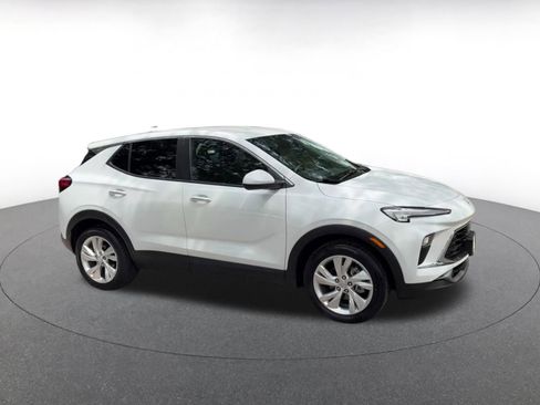 Used 2025 Buick Encore GX Preferred FWD image 2