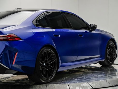 Used 2025 BMW M5 w/ Carbon Package AWD/4WD image 19