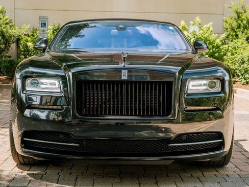 Used 2014 Rolls-Royce Wraith image 2