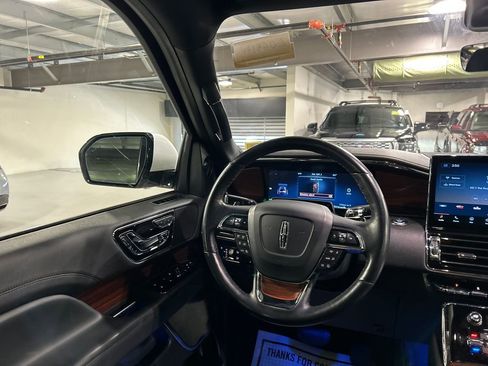 Used 2022 Lincoln Navigator L Reserve w/ Monochromatic Package AWD/4WD image 26