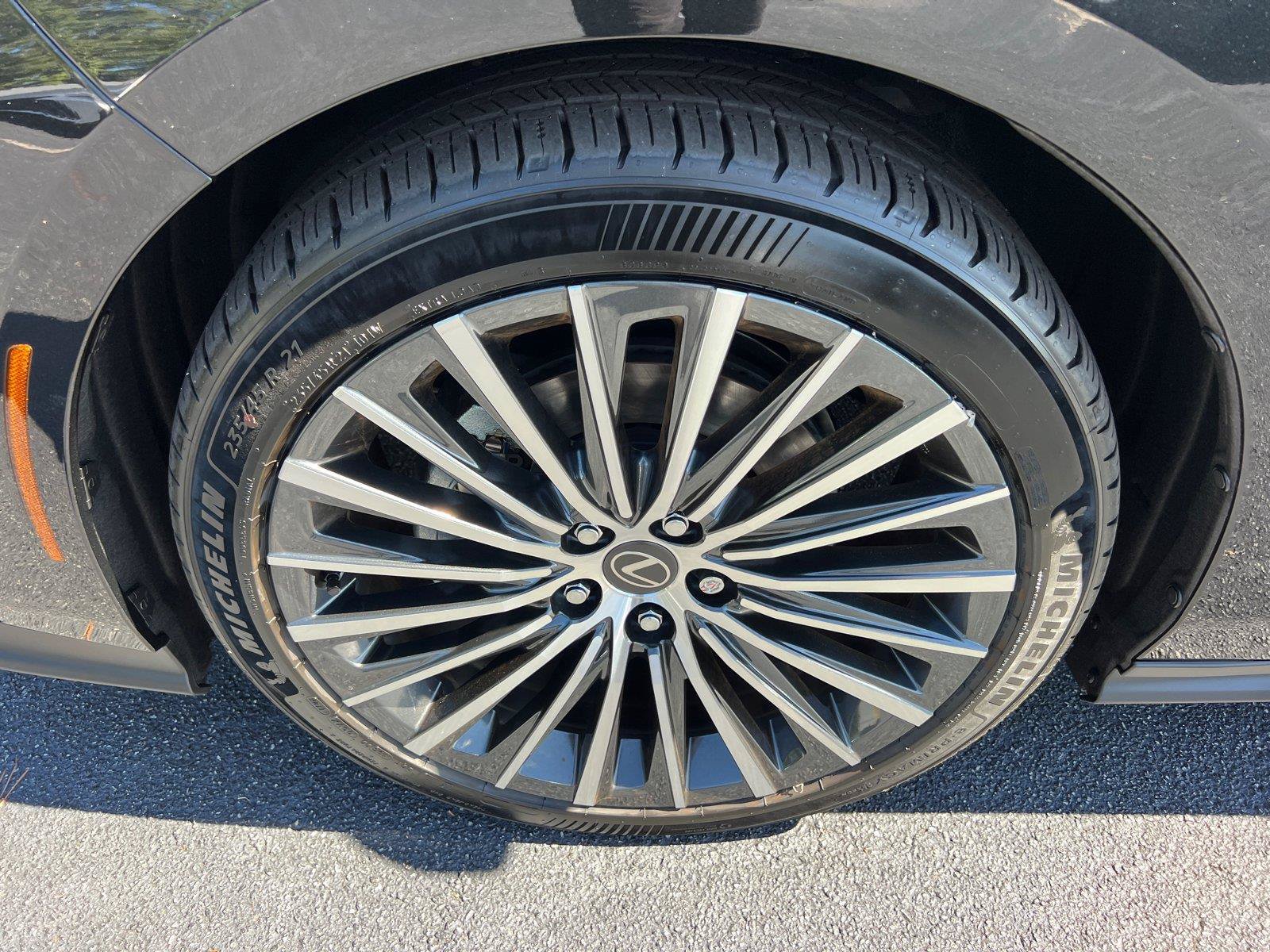 New 2026 Lexus ES 350e w/ Convenience Package FWD image 11