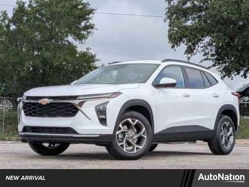 Used 2026 Chevrolet Trax LT image 1