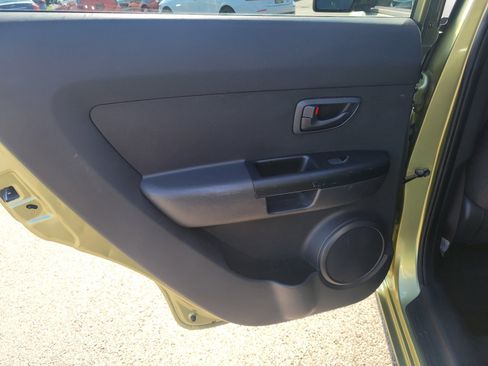 Used 2010 Kia Soul + w/ Audio Pkg FWD image 13