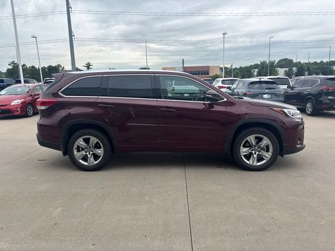 Used 2018 Toyota Highlander Limited w/ Protection Package #3 AWD/4WD image 4