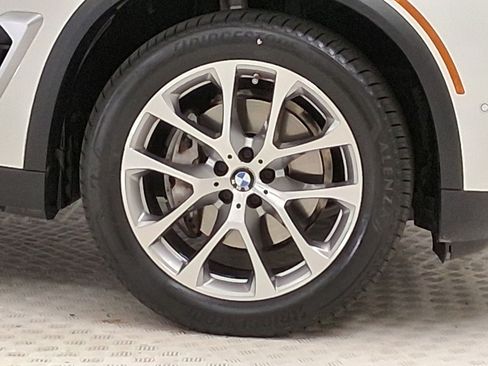 Certified 2024 BMW X5 xDrive40i w/ Parking Assistance Package AWD/4WD image 24
