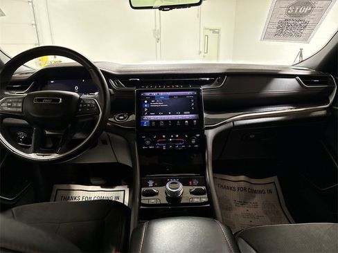 Used 2022 Jeep Grand Cherokee Trailhawk w/ Luxury Tech Group III image 10