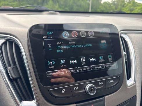 Used 2018 Chevrolet Malibu LT FWD image 18