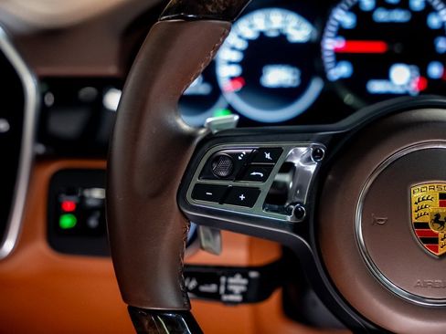 Used 2021 Porsche Cayenne Turbo image 42