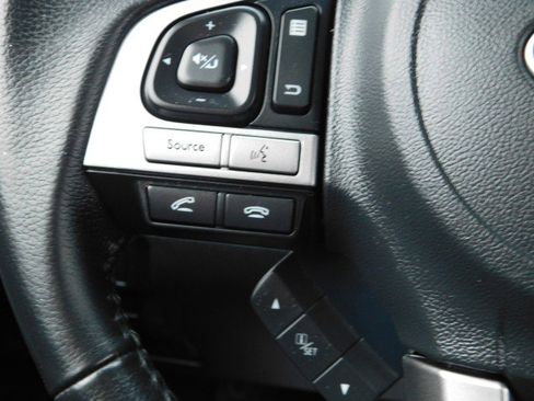 Used 2017 Subaru Legacy 2.5i Premium image 16