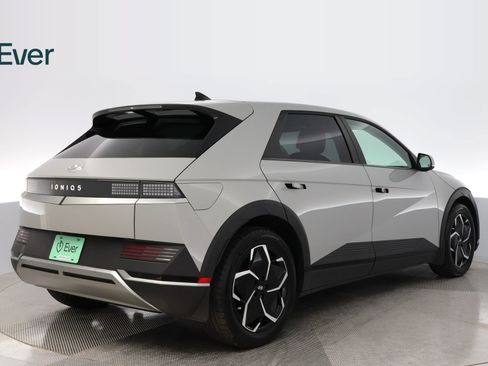 Used 2024 Hyundai Ioniq 5 SEL RWD image 3