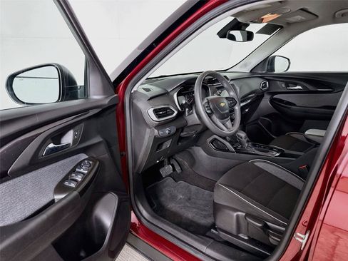 Used 2022 Chevrolet TrailBlazer LS AWD/4WD image 3
