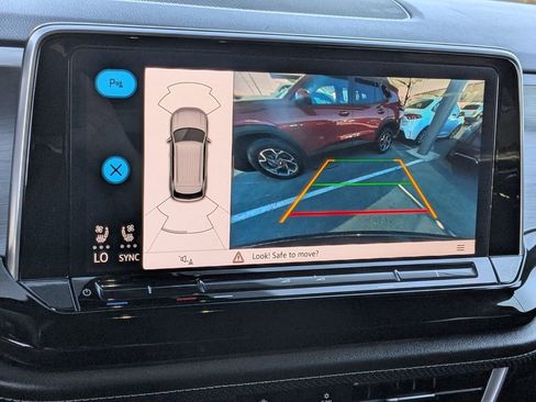 Used 2025 Volkswagen Atlas Cross Sport SE image 20