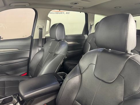 Used 2022 Kia Telluride EX w/ Towing Package FWD image 11