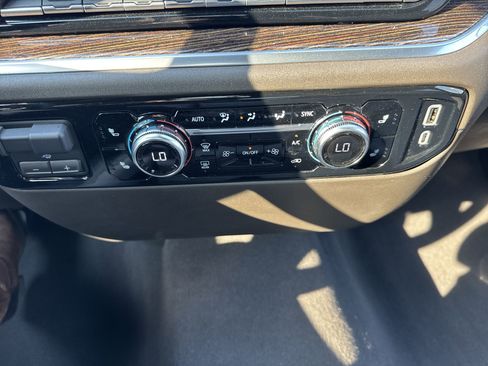 Used 2025 GMC Sierra 2500 SLE image 19