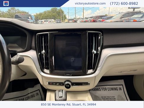 Used 2019 Volvo S60 T5 Momentum w/ Premium Package FWD image 7