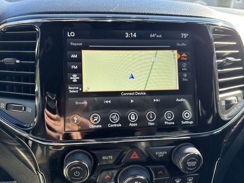 Used 2022 Jeep Grand Cherokee Laredo X image 16