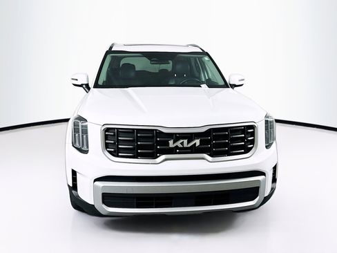 Used 2025 Kia Telluride S image 2
