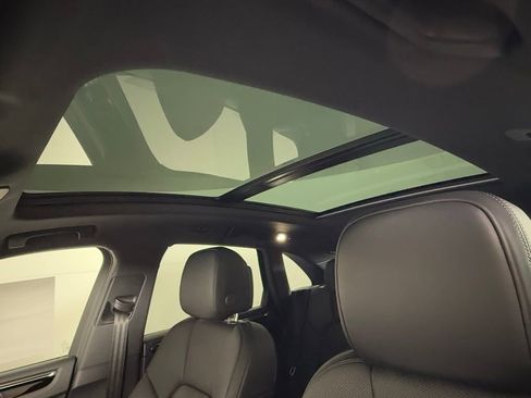 New 2026 Porsche Macan image 37