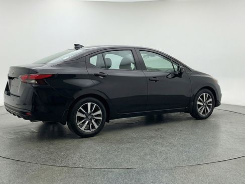 Used 2025 Nissan Versa SV image 9