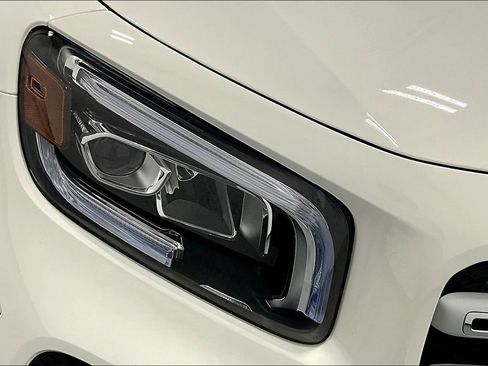 Used 2022 Mercedes-Benz GLB 250 image 39