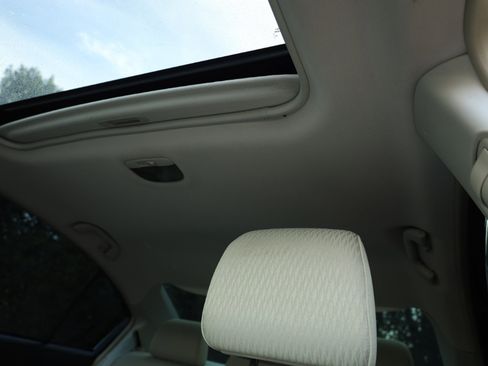 Used 2011 Subaru Legacy 2.5i Premium image 17