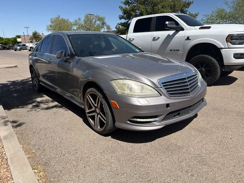 Used 2010 Mercedes-Benz S 550 image 3