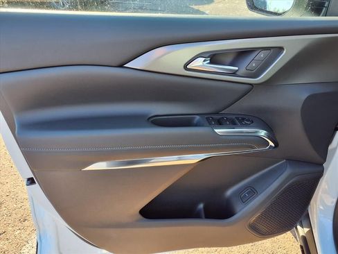 New 2026 Chevrolet Traverse LT w/ Driver Confidence Package image 11