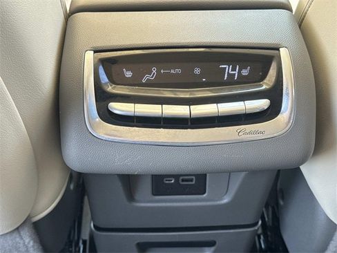 Used 2023 Cadillac XT6 Premium Luxury w/ Technology Package image 16