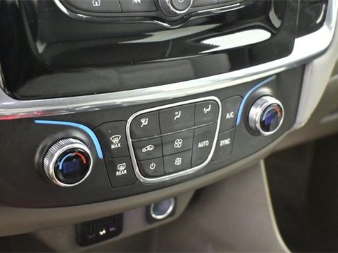 Used 2020 Chevrolet Traverse LT w/ LPO, Floor Liner Package image 25