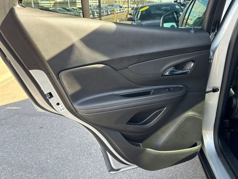 Used 2022 Buick Encore Preferred w/ Safety Package image 24