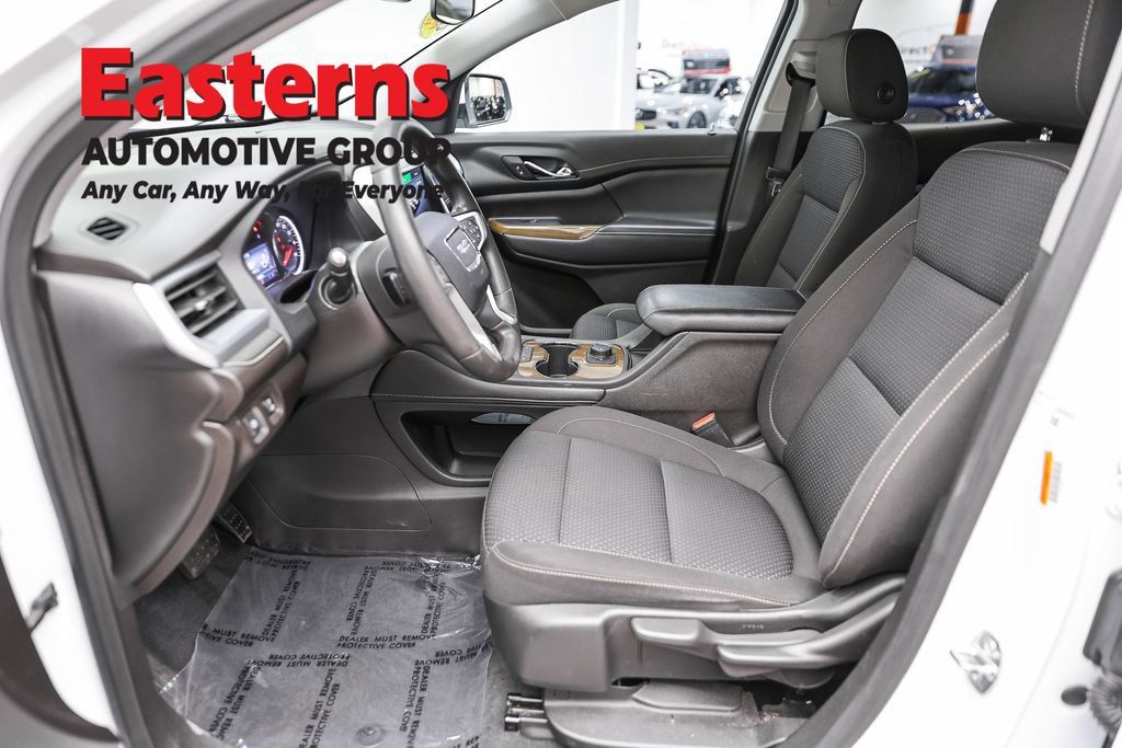 Used 2023 GMC Acadia SLE FWD image 13